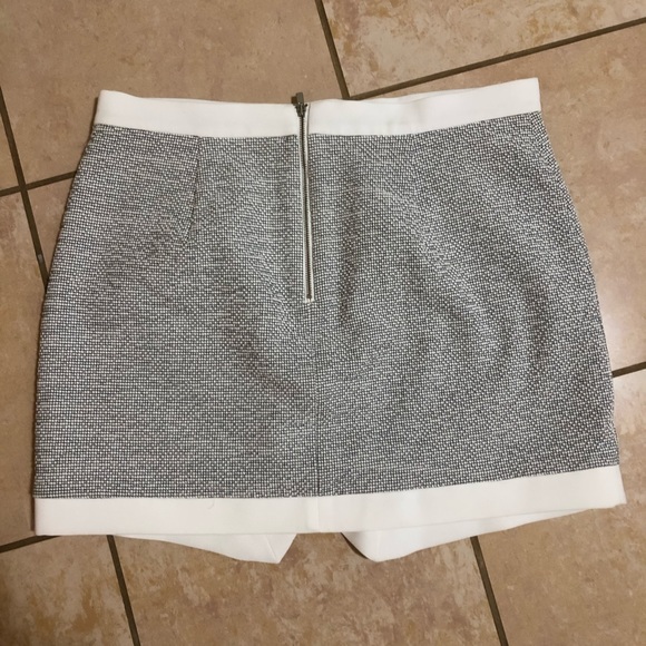 Banana Republic white and white skirt - Picture 2 of 4